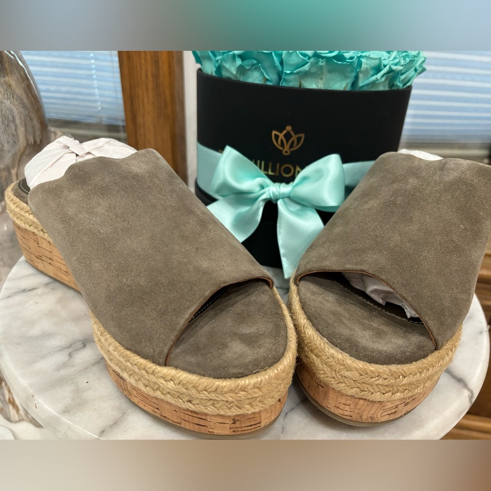 Spell Suede Platform Sandals - Picture 14 of 14